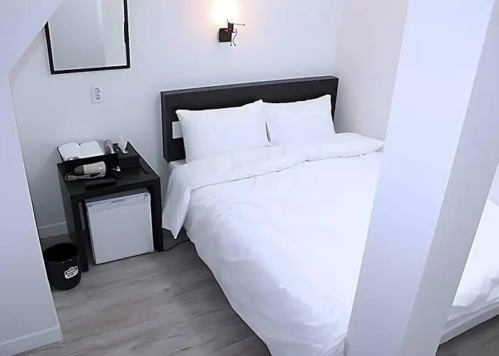 Hotel Ddk 2*
