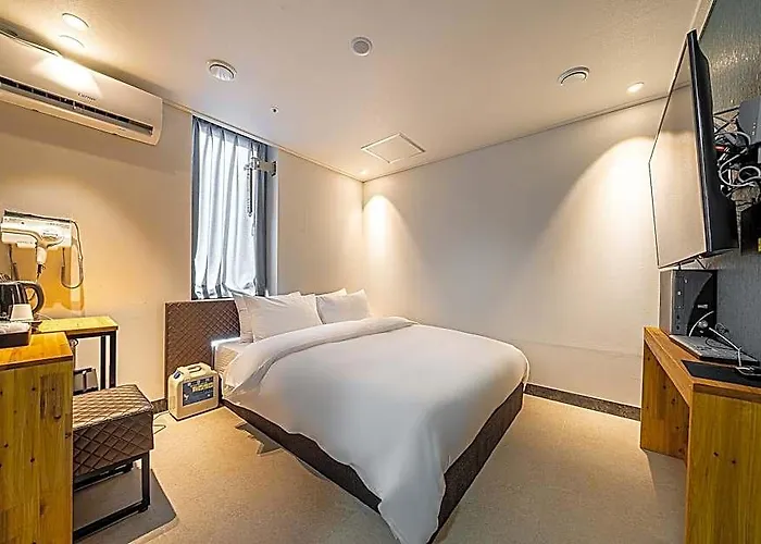 Ddk Hotel 2*